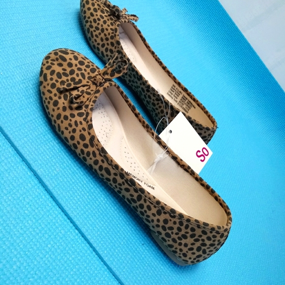 SO Memory Foam Flat Leopard Shoes 8.5